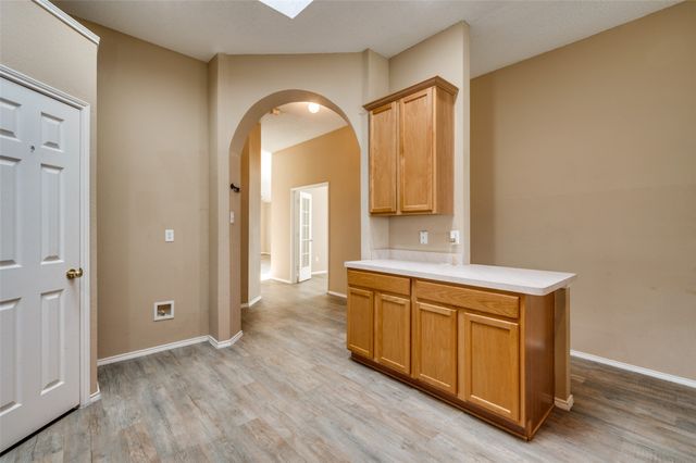 8520 Rock Creek Drive, Fort Worth, TX 76123