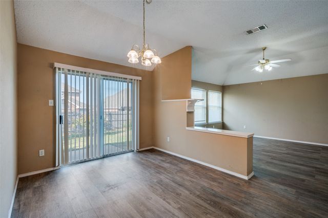 8520 Rock Creek Drive, Fort Worth, TX 76123