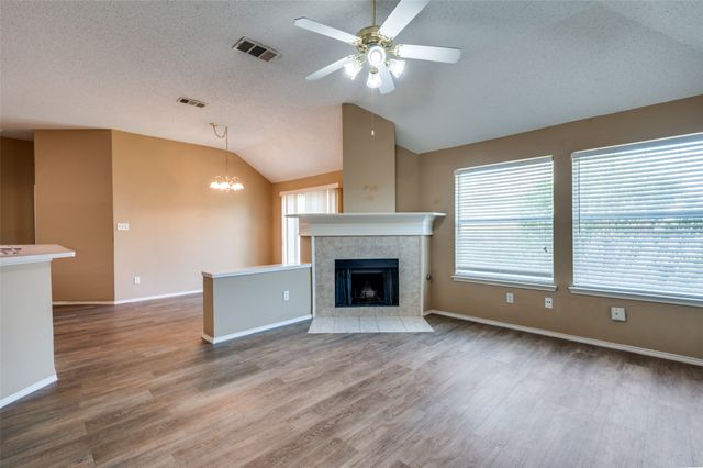 8520 Rock Creek Drive, Fort Worth, TX 76123