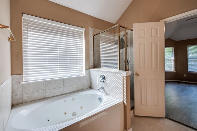 8520 Rock Creek Drive, Fort Worth, TX 76123