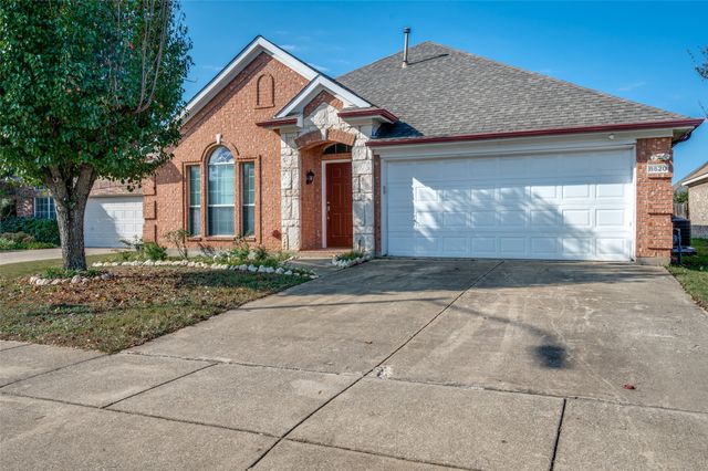 8520 Rock Creek Drive, Fort Worth, TX 76123