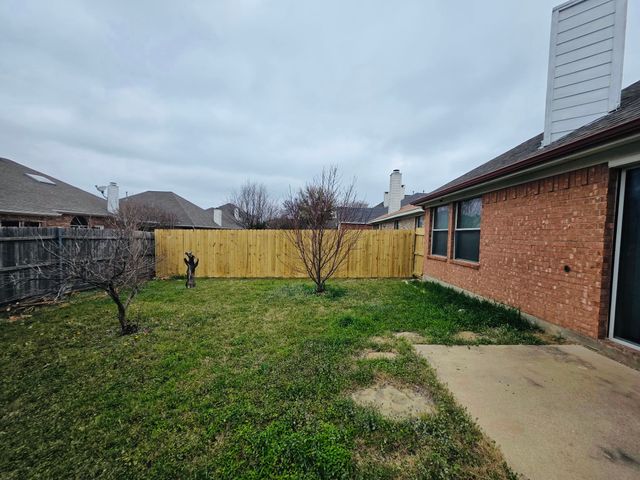 8520 Rock Creek Drive, Fort Worth, TX 76123