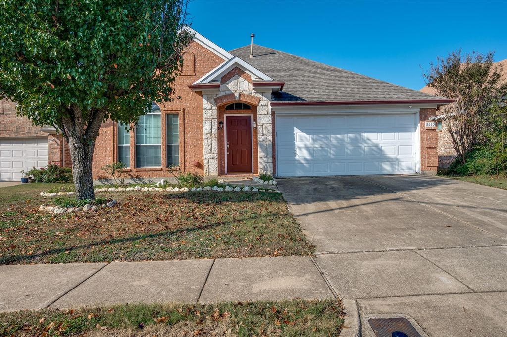 8520 Rock Creek Drive, Fort Worth, TX 76123