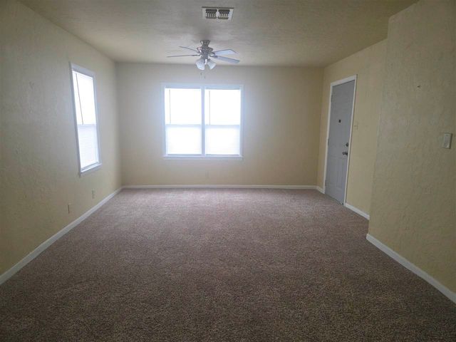 909 NW Bell Ave, Lawton, OK 73507