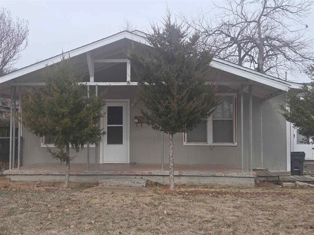 909 NW Bell Ave, Lawton, OK 73507