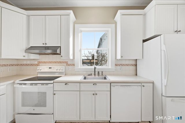 35 Prospect Street, Essex, CT 06426