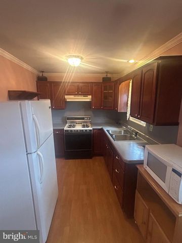 5013 LENKER ST, Mechanicsburg, PA 17050