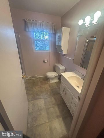 5013 LENKER ST, Mechanicsburg, PA 17050