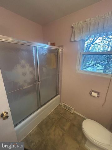 5013 LENKER ST, Mechanicsburg, PA 17050