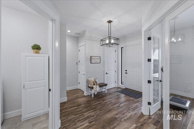 9067 Crystal Quartz Dr., Nampa, ID 83686