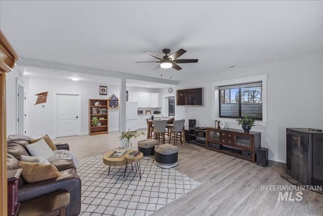 9067 Crystal Quartz Dr., Nampa, ID 83686