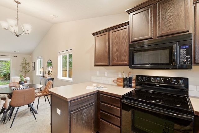 702 S Edgerton Ln, Spokane Valley, WA 99212