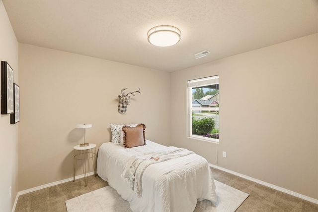 702 S Edgerton Ln, Spokane Valley, WA 99212