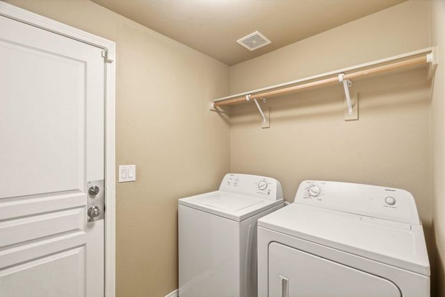 702 S Edgerton Ln, Spokane Valley, WA 99212