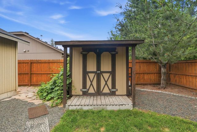 702 S Edgerton Ln, Spokane Valley, WA 99212
