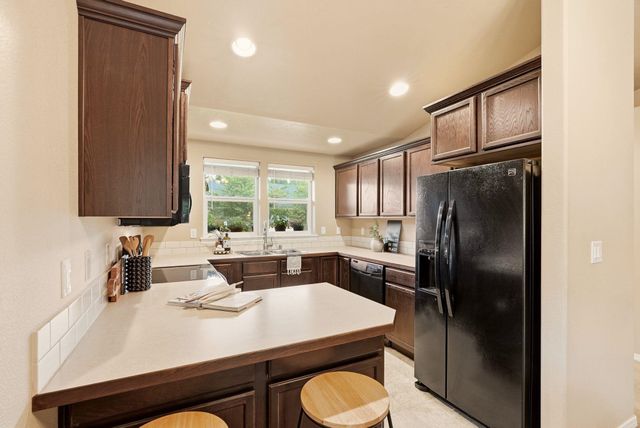 702 S Edgerton Ln, Spokane Valley, WA 99212