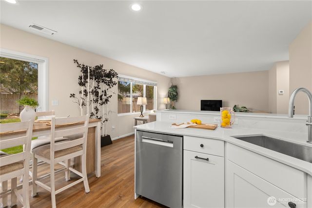 24022 SE 262nd Street, Maple Valley, WA 98038