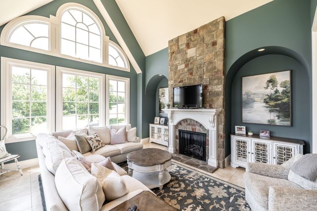 4047 Ironwood Dr, Greenbrier, TN 37073