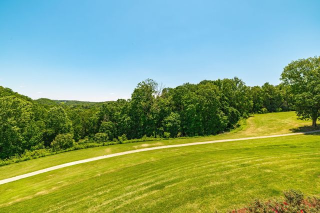 4047 Ironwood Dr, Greenbrier, TN 37073