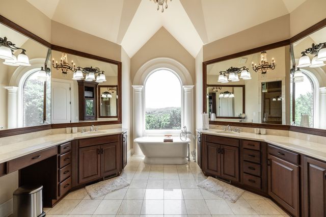 4047 Ironwood Dr, Greenbrier, TN 37073