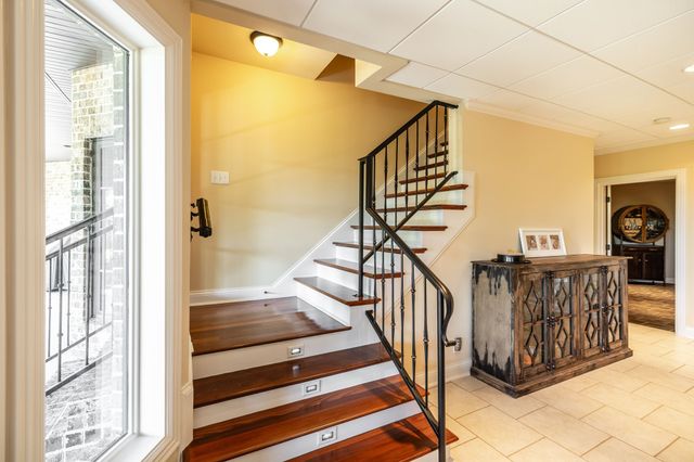 4047 Ironwood Dr, Greenbrier, TN 37073