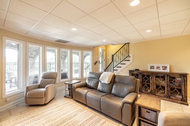 4047 Ironwood Dr, Greenbrier, TN 37073