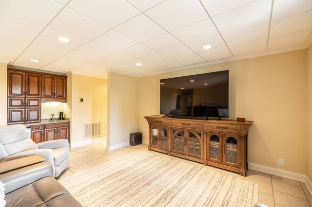 4047 Ironwood Dr, Greenbrier, TN 37073