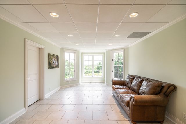 4047 Ironwood Dr, Greenbrier, TN 37073