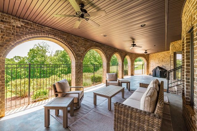 4047 Ironwood Dr, Greenbrier, TN 37073