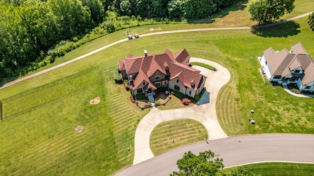 4047 Ironwood Dr, Greenbrier, TN 37073