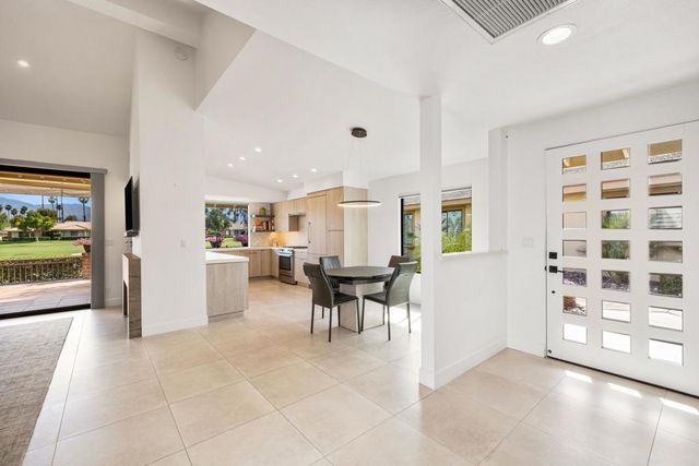 201 Las Lomas, Palm Desert, CA 92260