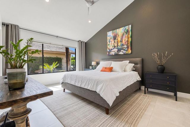 201 Las Lomas, Palm Desert, CA 92260