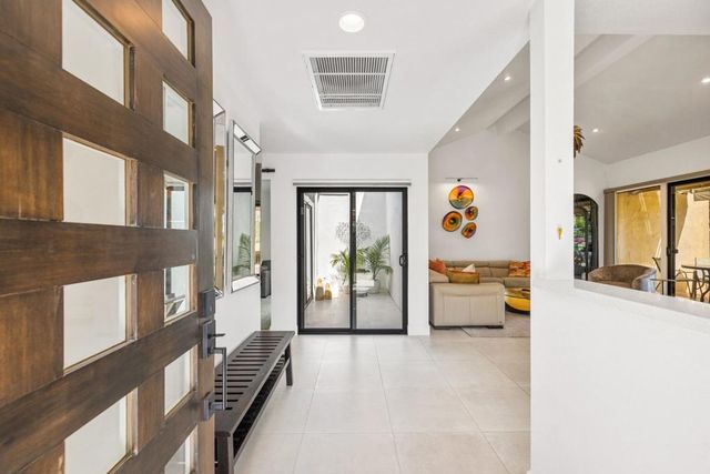 201 Las Lomas, Palm Desert, CA 92260