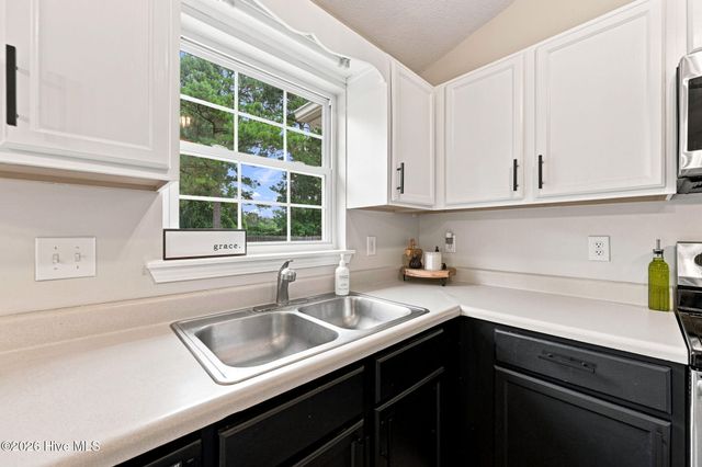 123 Lawndale Lane, Sneads Ferry, NC 28460