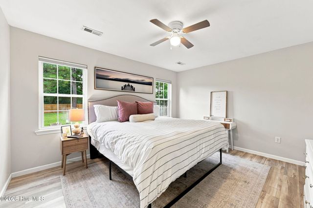 123 Lawndale Lane, Sneads Ferry, NC 28460
