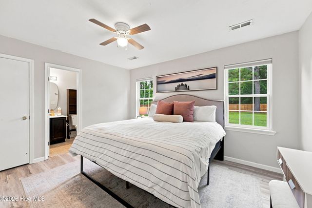 123 Lawndale Lane, Sneads Ferry, NC 28460