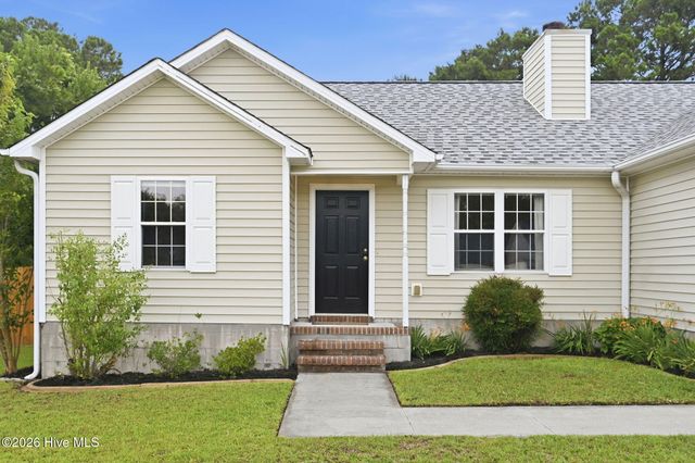 123 Lawndale Lane, Sneads Ferry, NC 28460