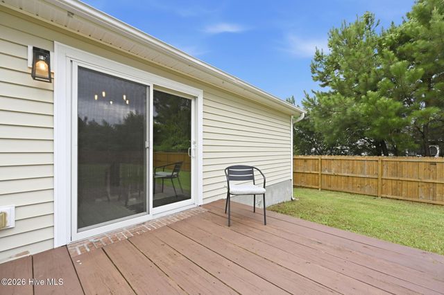 123 Lawndale Lane, Sneads Ferry, NC 28460