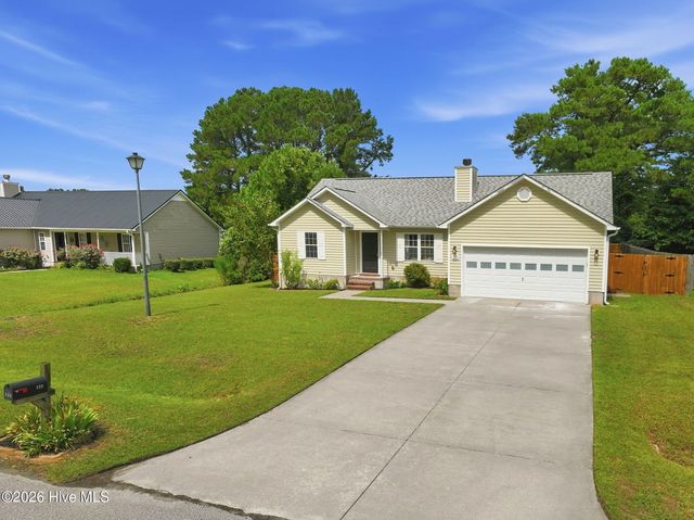 123 Lawndale Lane, Sneads Ferry, NC 28460