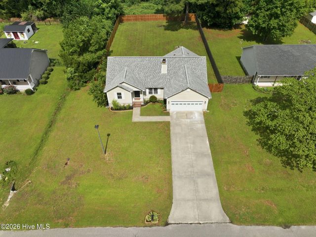 123 Lawndale Lane, Sneads Ferry, NC 28460