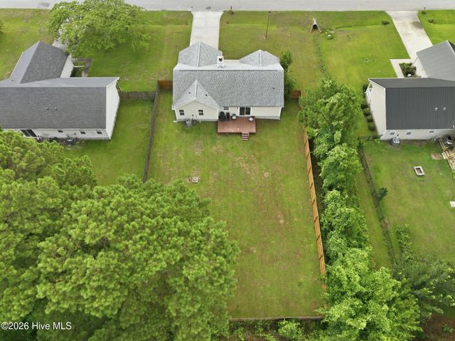 123 Lawndale Lane, Sneads Ferry, NC 28460