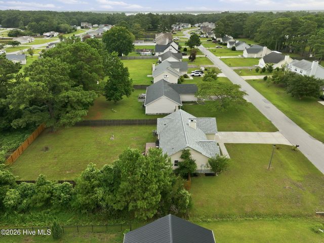 123 Lawndale Lane, Sneads Ferry, NC 28460