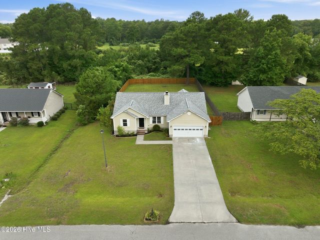 123 Lawndale Lane, Sneads Ferry, NC 28460