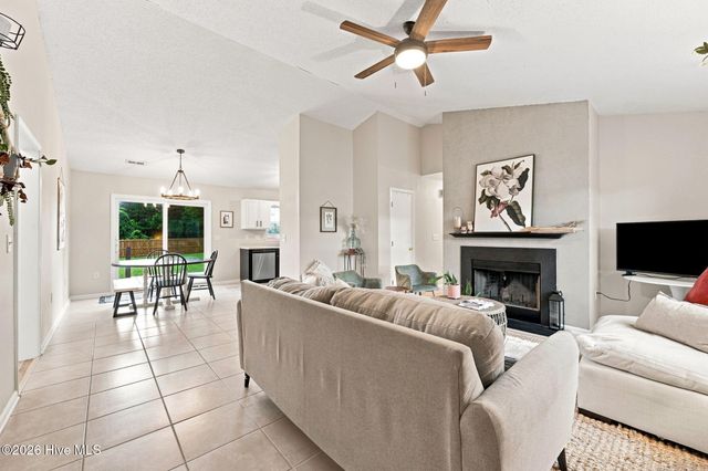 123 Lawndale Lane, Sneads Ferry, NC 28460
