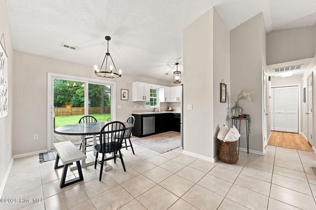 123 Lawndale Lane, Sneads Ferry, NC 28460