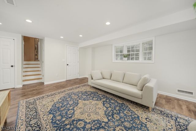 120 Brookside Dr, New Providence Boro, NJ 07974