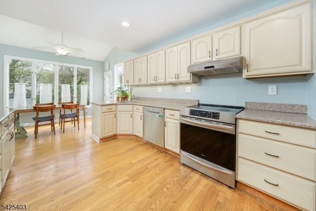 120 Brookside Dr, New Providence Boro, NJ 07974