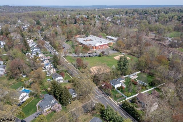 120 Brookside Dr, New Providence Boro, NJ 07974