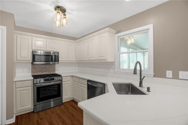 503 N Greenbriar Street, Liberty, NC 27298