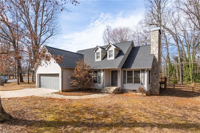 503 N Greenbriar Street, Liberty, NC 27298